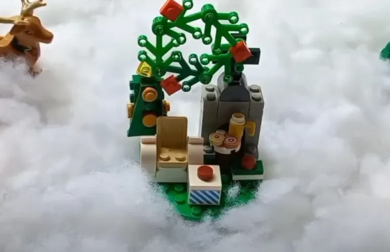 Easy LEGO Christmas Builds | Fun Holiday Ideas for Kids & Families Easy LEGO Christmas Builds
