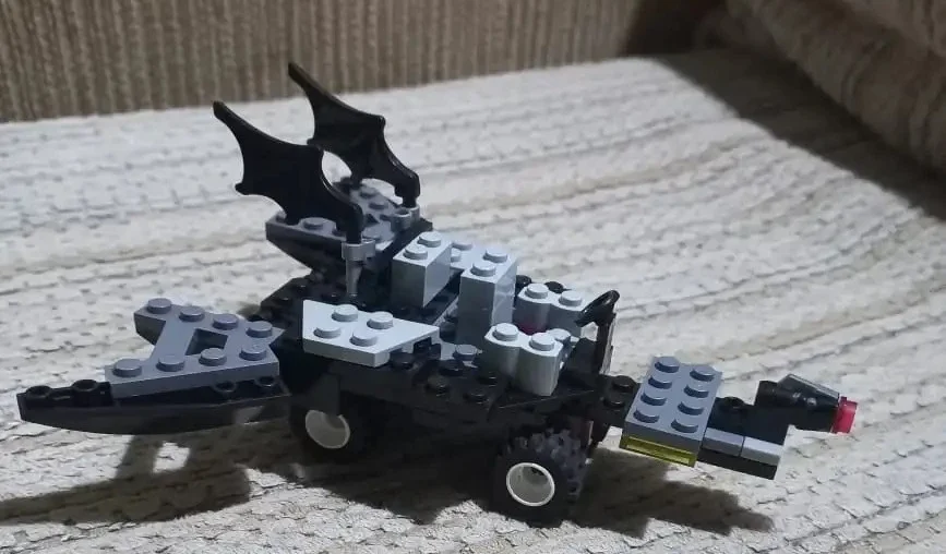 BAT Mobile – A Tiny Dark Knight Vehicle